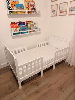 Toddler bed & Mattress & Mattress Cover