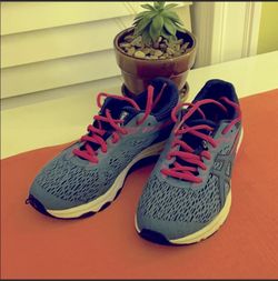 Womens ASICS GT 1000