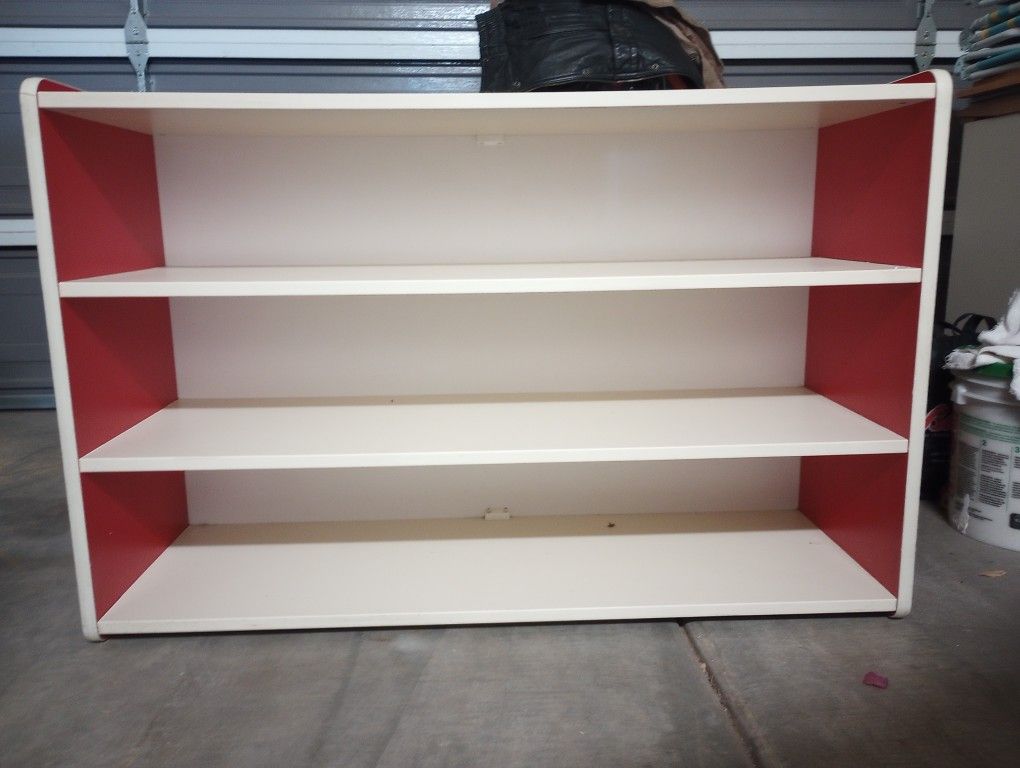 Lakeshore Shelves