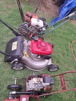 Honda mower/edger and 2 Briggs and Stratton edgers