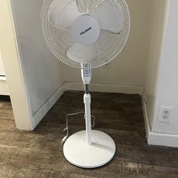 High Speed Basically New fan With Timer & 3 Speeds