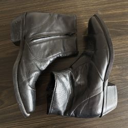 Vintage style boots 