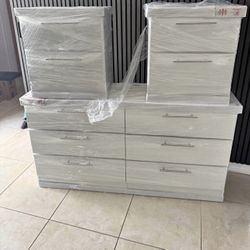 Dresser And 2 Nightstands - Cómoda Y 2 Mesitas De Noche 