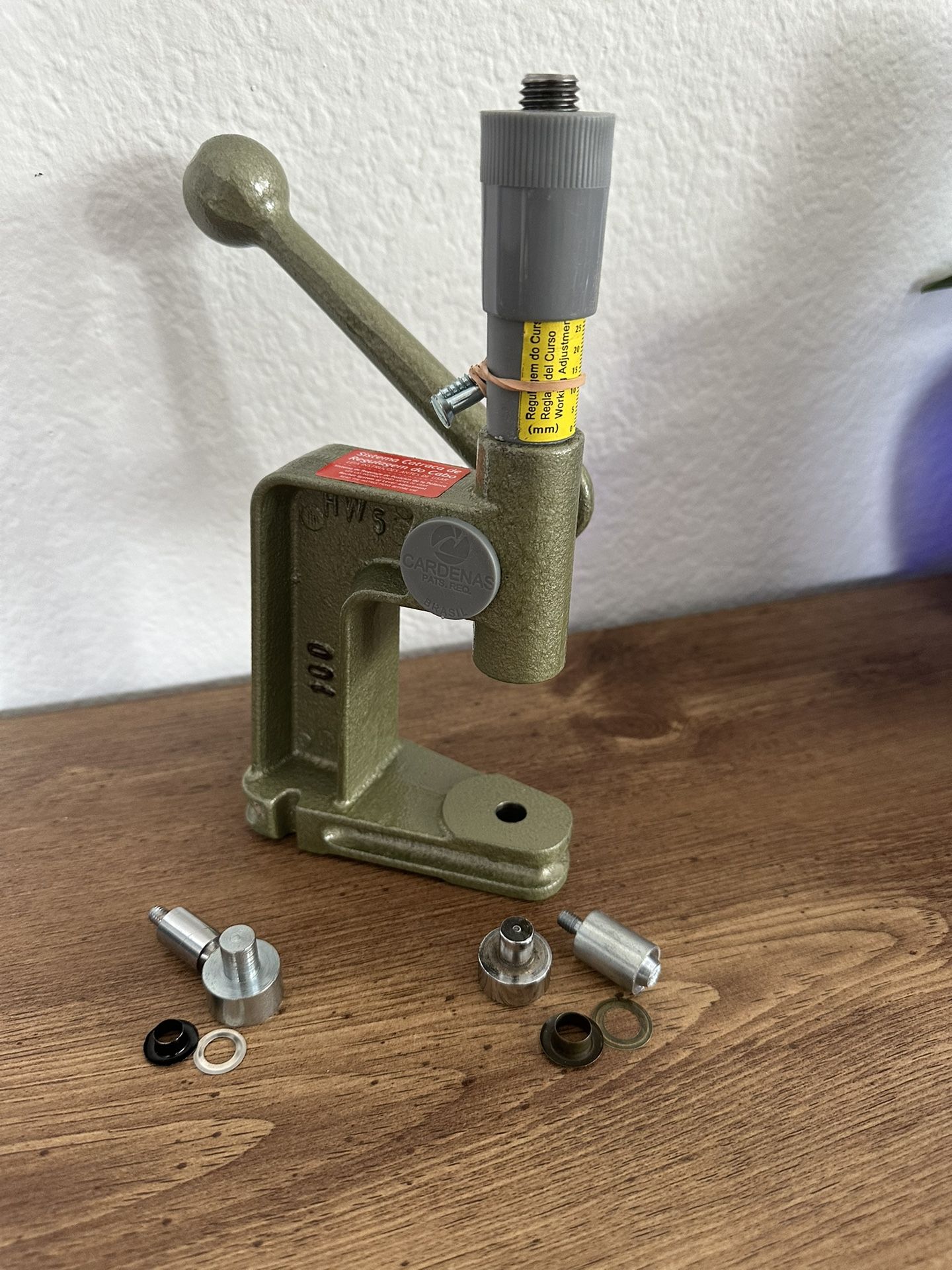 Manual Hand Press Machine for Buttons, Grommets, Snap Buttons, Rivets, Eyelets,