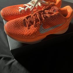 Kobe 6 “Total Orange”. Size (10)