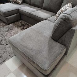 AP- O'Phannon 2-Piece Sectional with Chaise/ Fast Delivery - Financing 