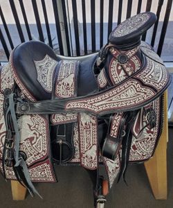 Montura bordada hecho en México 100% calidad