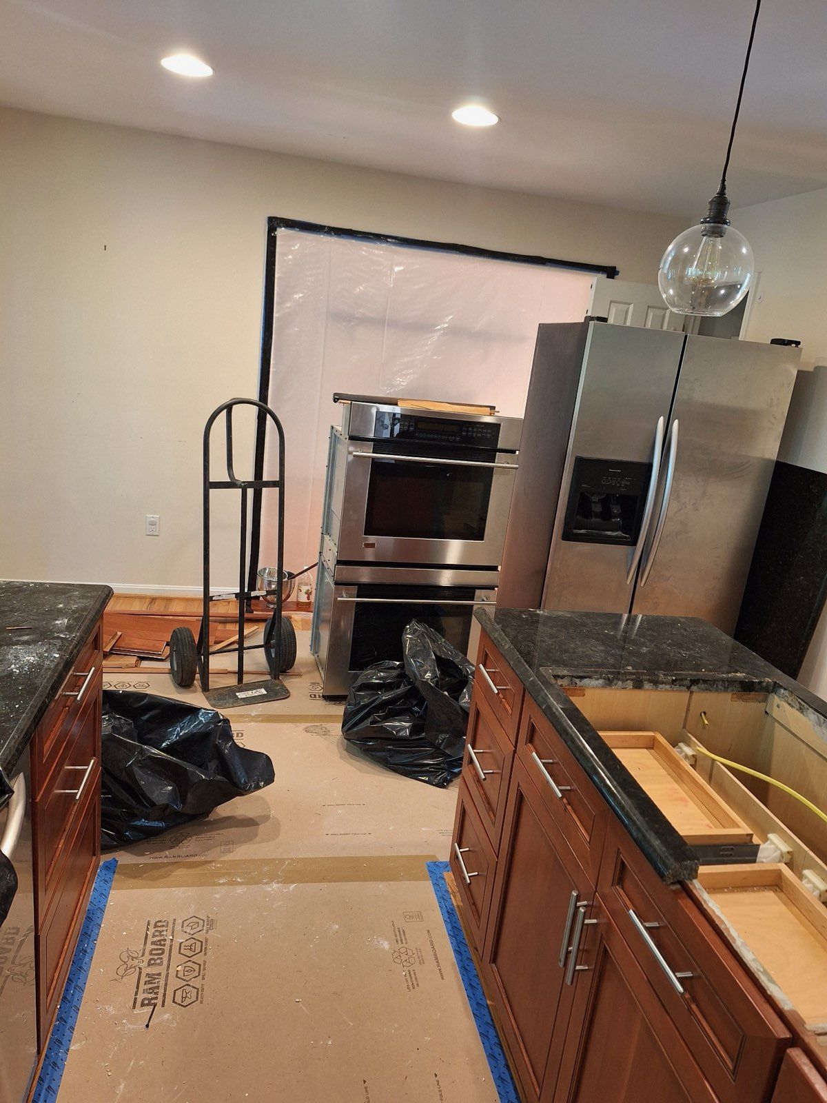 Gentle Used  Appliances Fridge And Double Oven