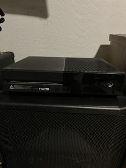 Xbox One 500GB With Controller