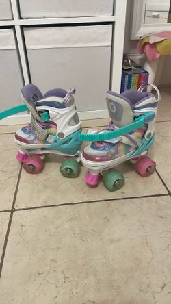 beautiful girl  skates 