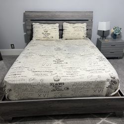 Queen Bedroom Set (pics And Mirror Included)
