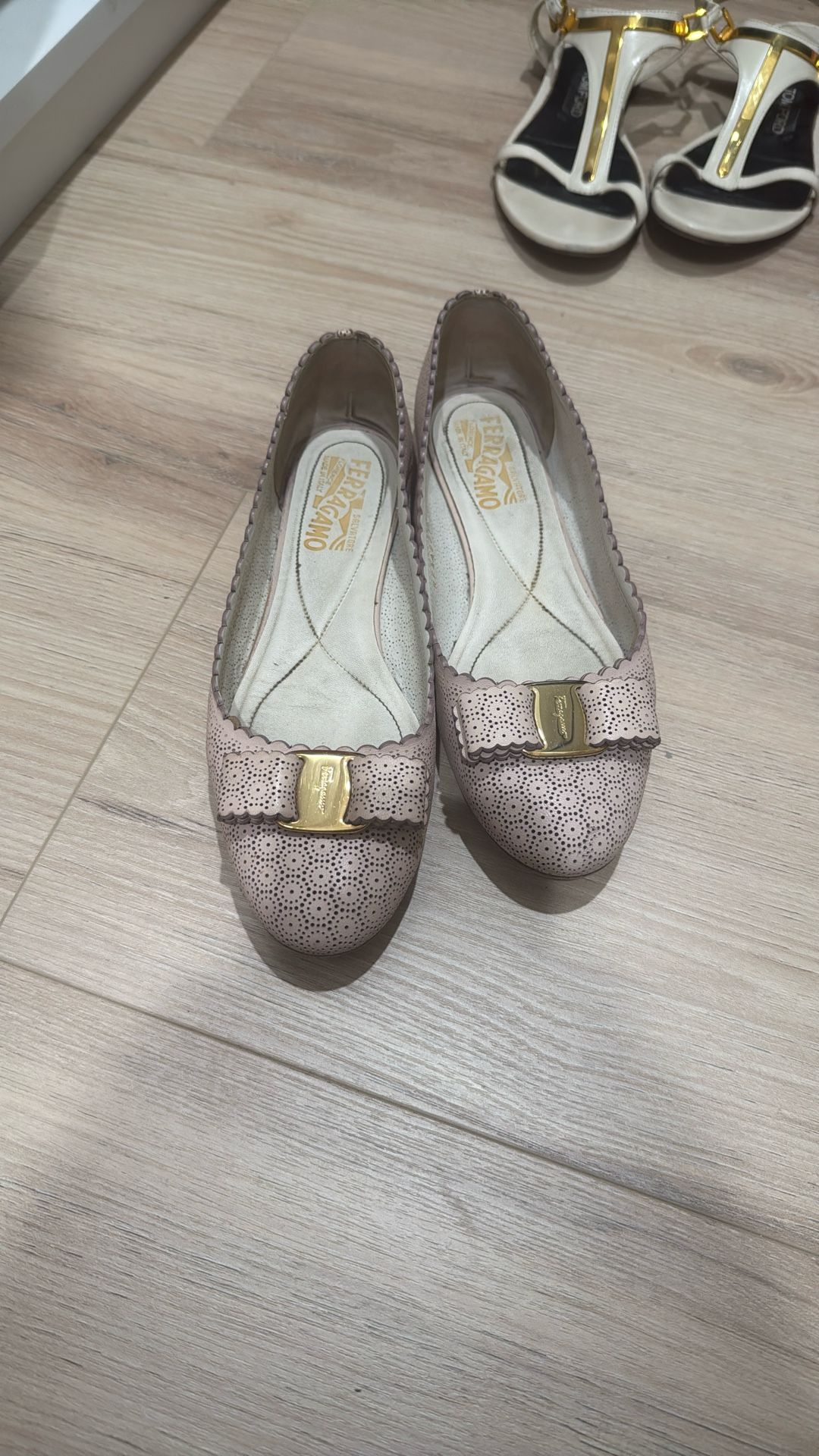 Ferragamo Flats 