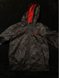 Nike kids boys small windbreaker