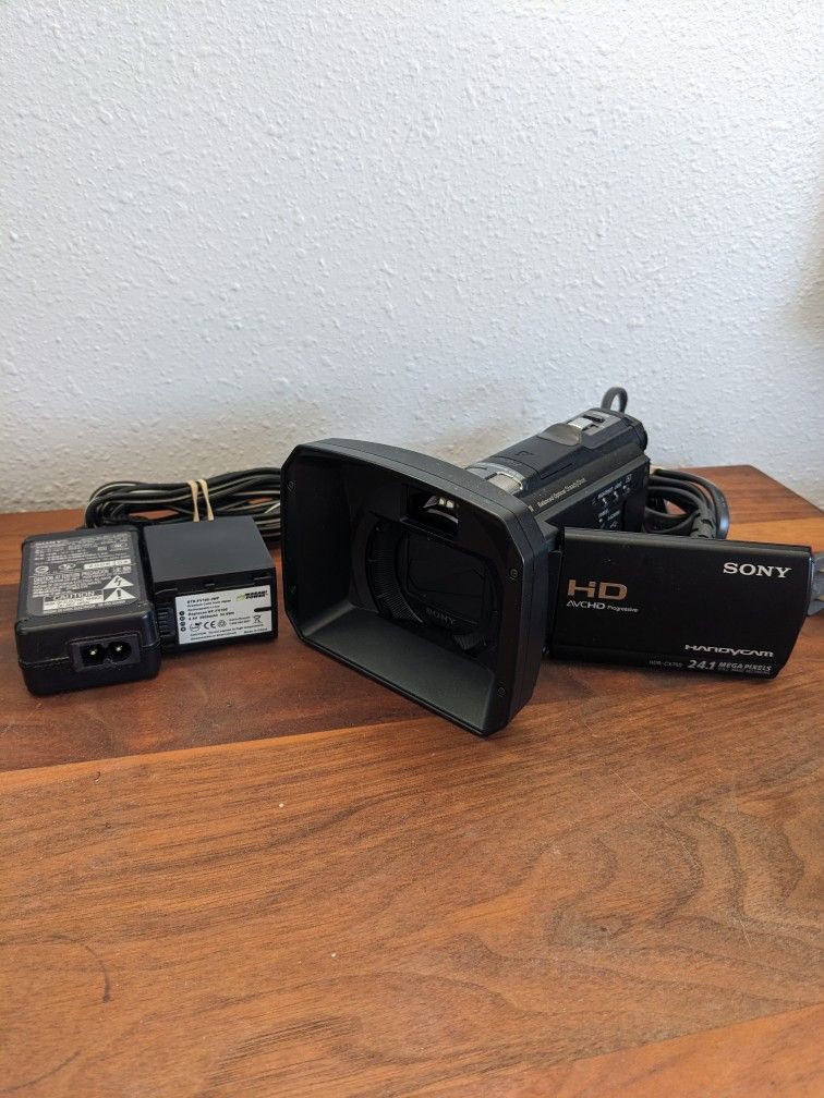 Sony HDR-CX760 Handycam + Accessories