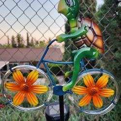 36" H, Whimsical Turtle Flashing Solar LED, Yard Art, Garden Decor