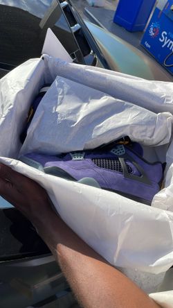 Jordan Retro 4 “lakers”  Size 4y 