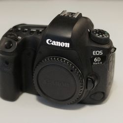 Canon EOS 6D Mark II Body — EXCELLENT — 37k Shutter — OEM Battery + Charger