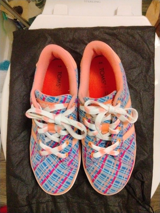 Tennis Shoes 5.5