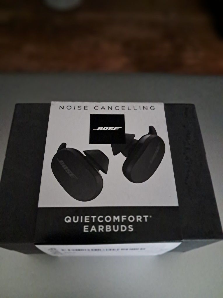 Bose Quietcomfort Noise Canceling Earbuds New $120