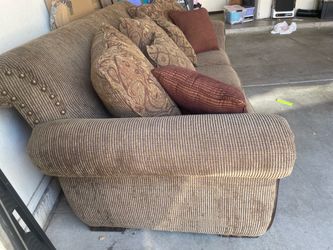 Large Oversized Sofa – Excellent Condition – Includes Decorative Pillows