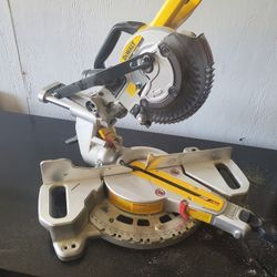 Dewalt,  Mitter Saw . Battery Operated. 