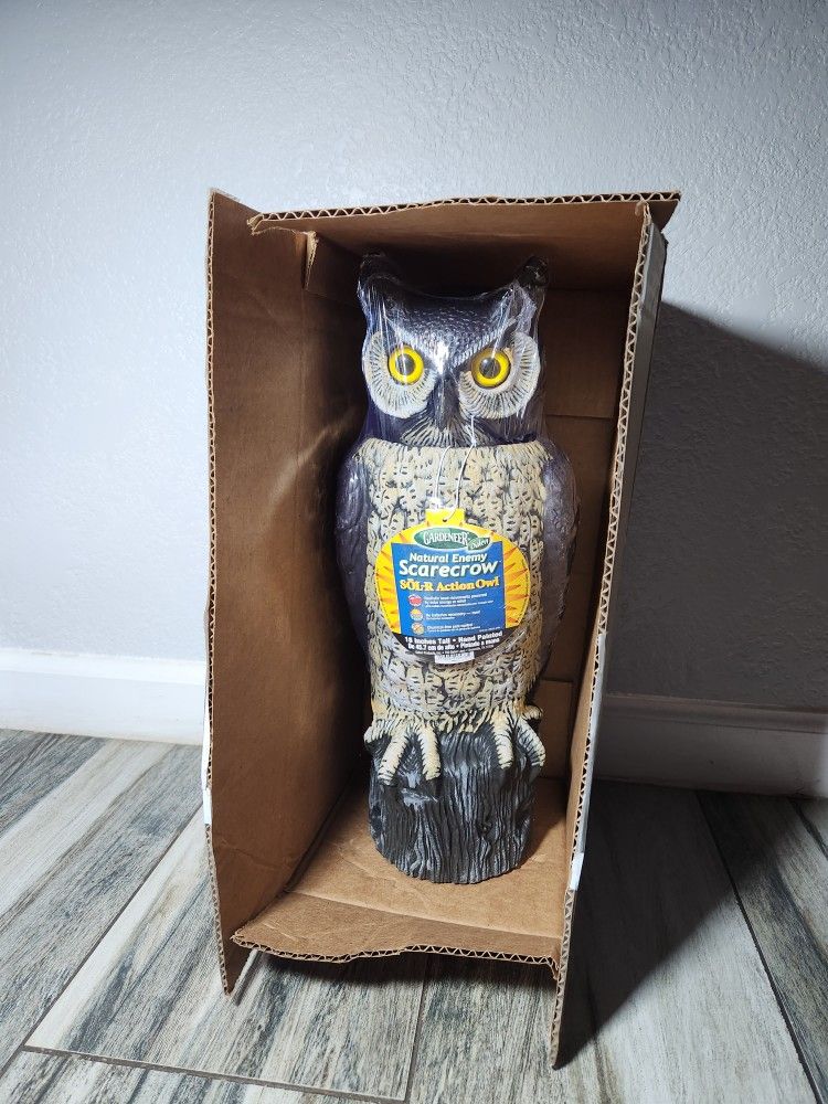 Dalen 18" SOLAR SOL-R OWL Head Moves Scarecrow Decoy Repels Birds Rodent SRHO-4. Provides Chemical-Free Pest Control - Safe and Humane, 18" 360º Rotat