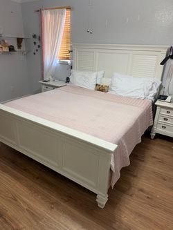 white king bedroom set