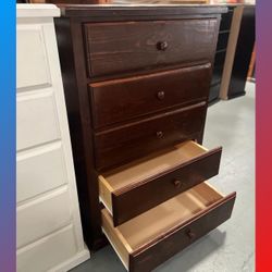 Dresser/ Five drawers dresser