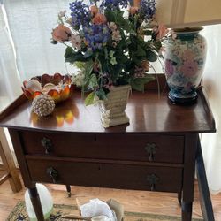 Antique Table. 2 Drawers Has 4 Little Wheels On Legs