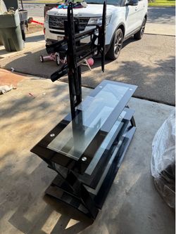 Tv stand in good condition