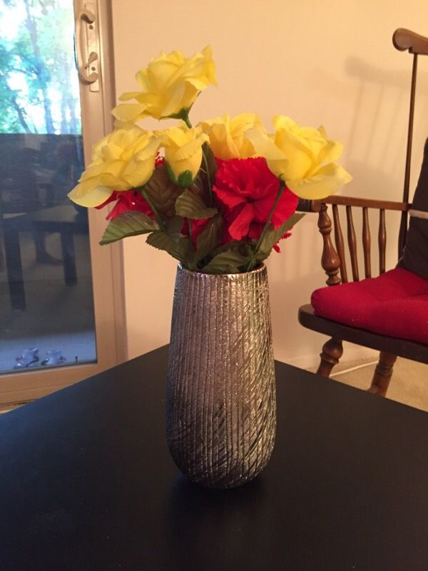 Flower pot with flower