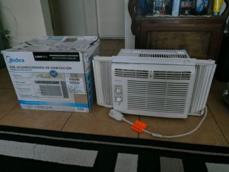 Air conditioner -Midea/5000btu(used)