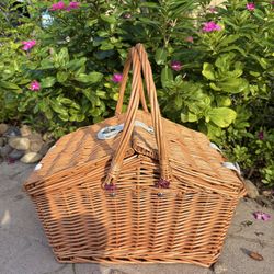 New Picnic Basket 