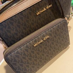 Crossbody Michael Kors y Wallet