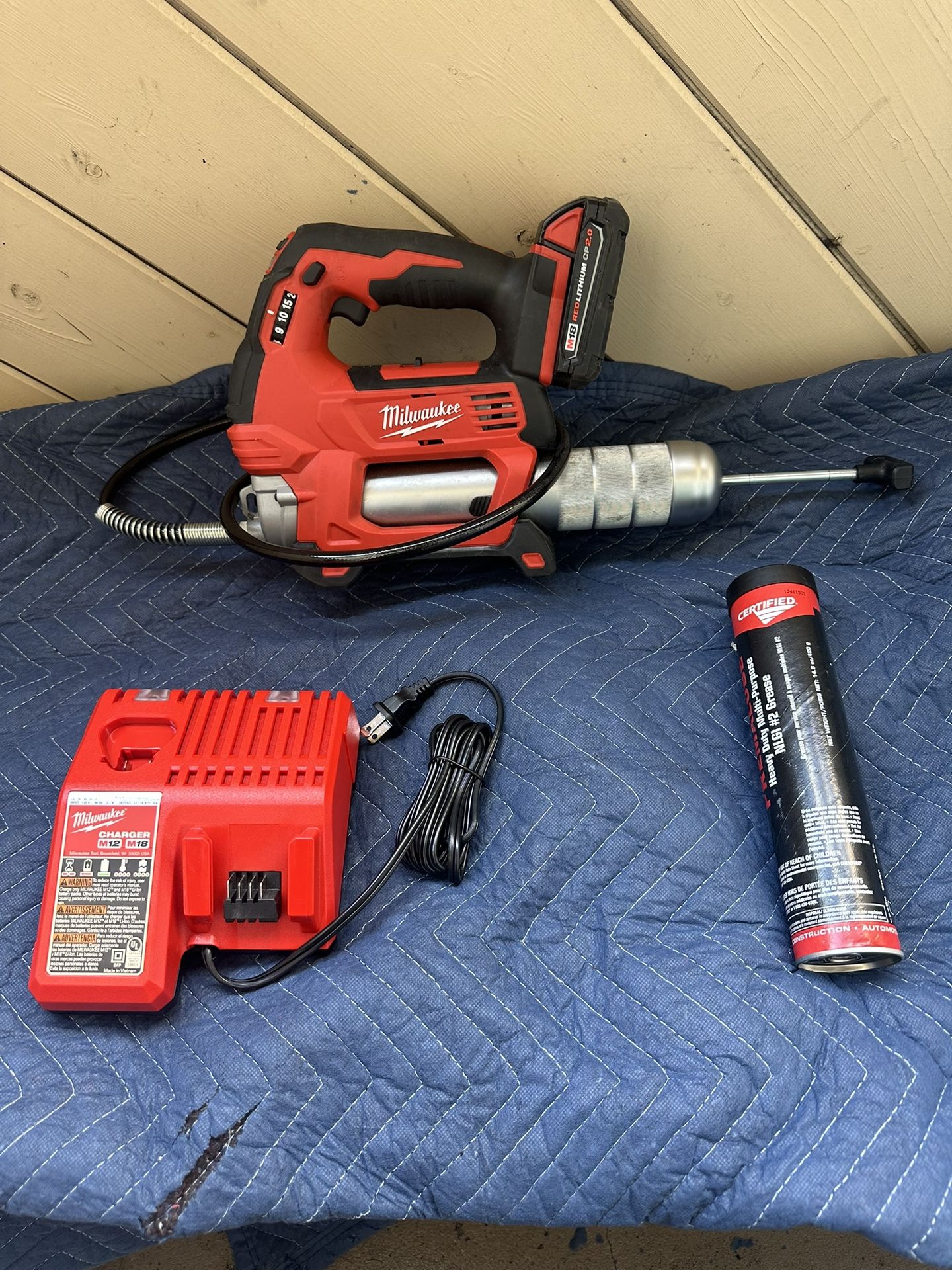 Milwaukee M18 Grease Gun