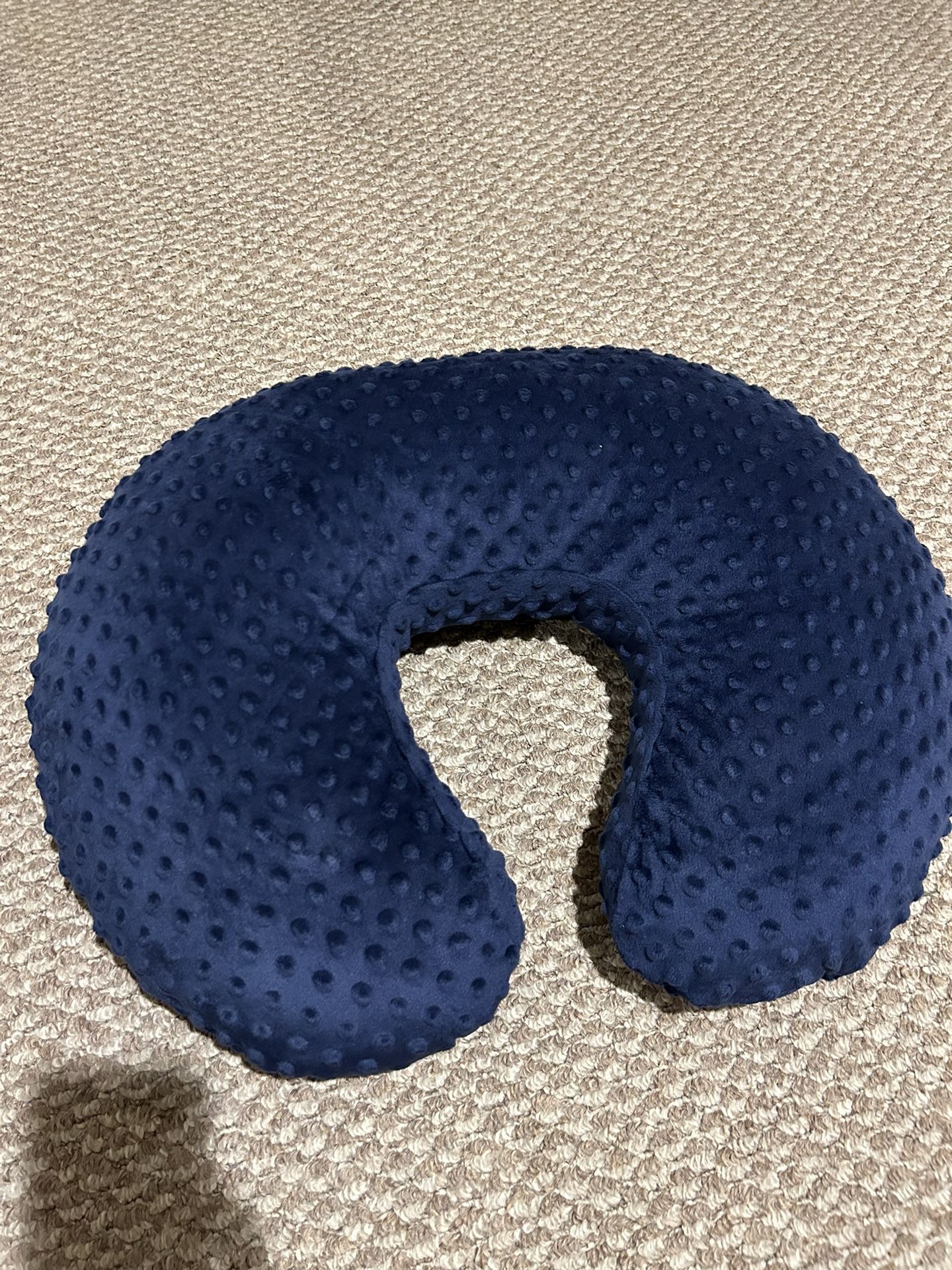 Boppy Nursing Pillow (Includes 2 Covers)