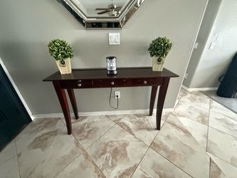Front key table