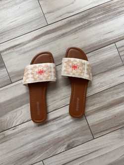 Slides With Knitted Strap