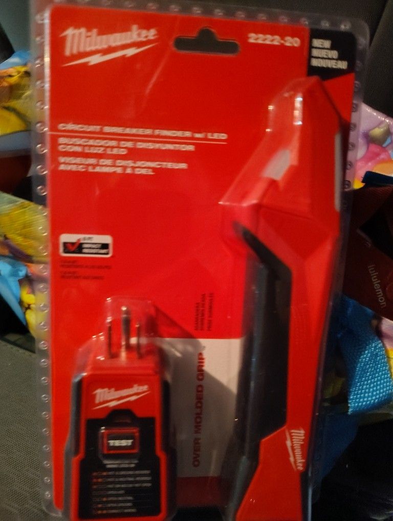 Milwaukee Circuit Breaker Finder W LED & GFCI TESTER