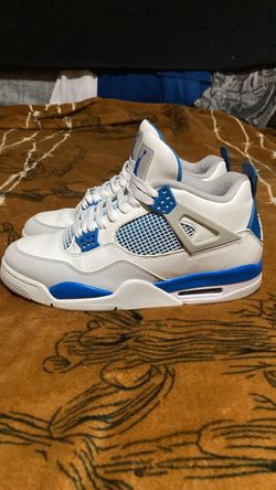 Jordan’s 4 Retro Military Blue size 12