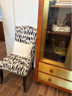 Accent chairs (2)