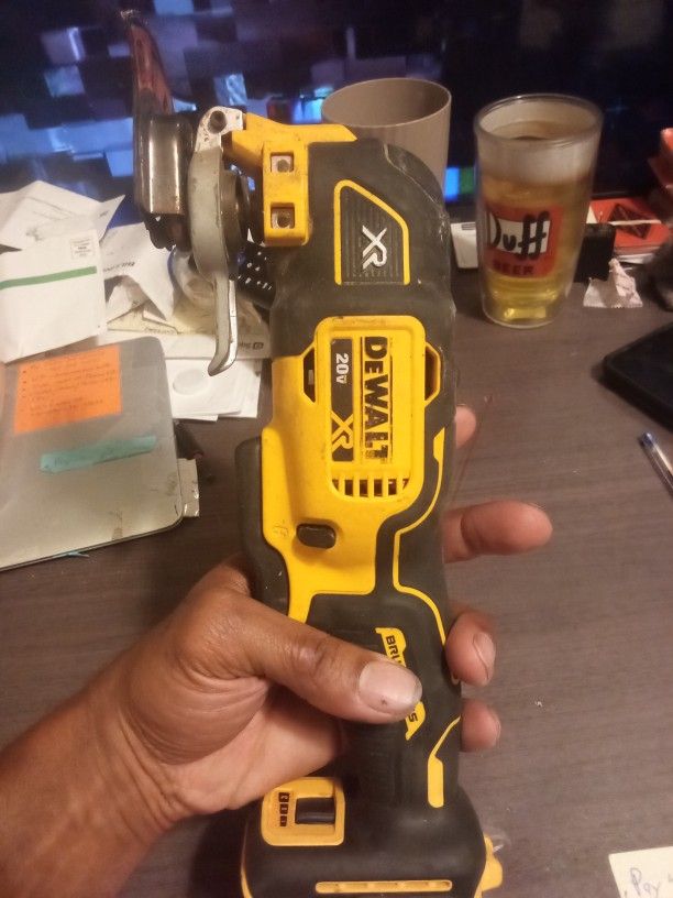 DeWalt (DCs356) Cordless Multi Tool With Battery