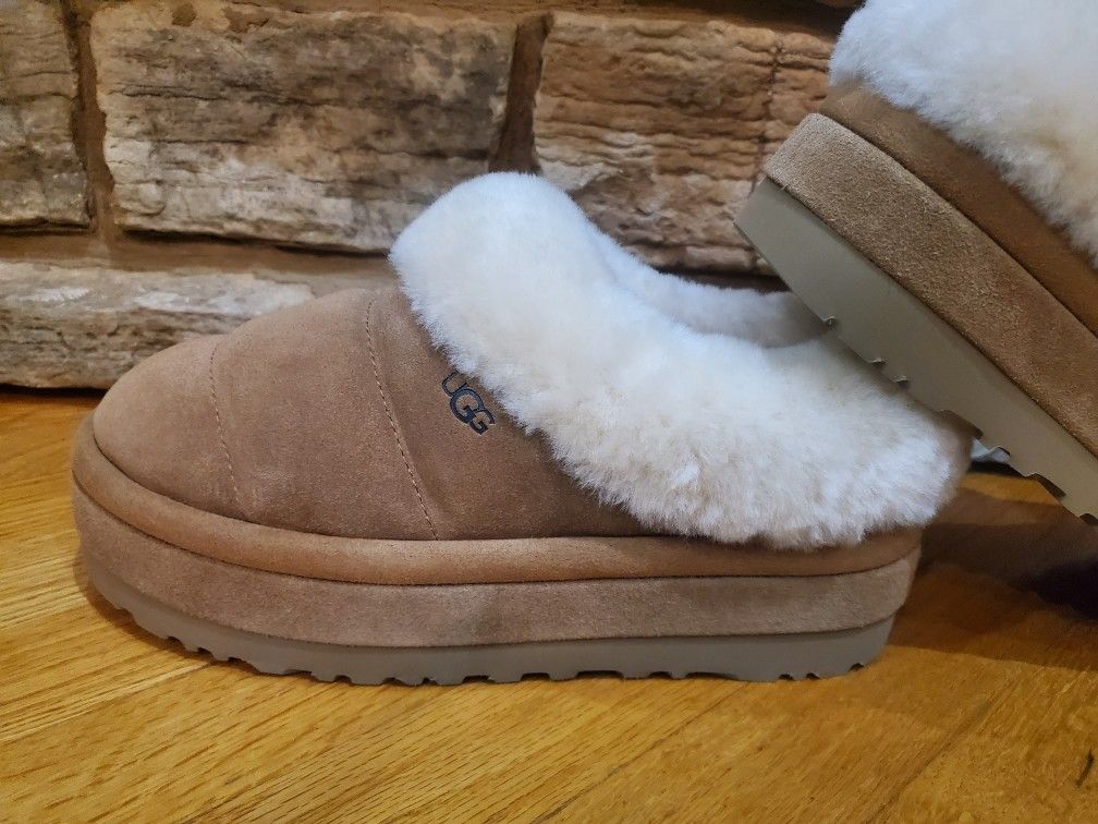 UGG Tazzlita Shearling Trim Platform Slippers US Size 9 Chestnut Color New