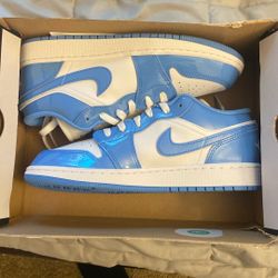 Air Jordan 1 Low GS Size 6y  $80 And Size 3.5y $70