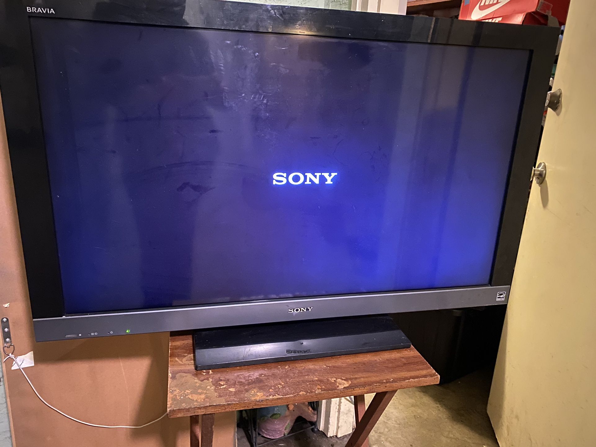 Sony Bravia TV KDL-40EX401 39"