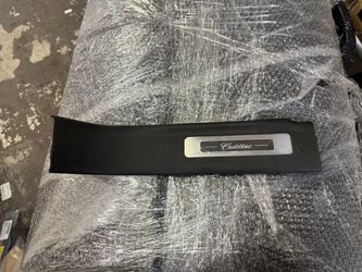 84559154 15-20 cadillac escalade Jet Black Passenger Side Door Sill Plate - GM