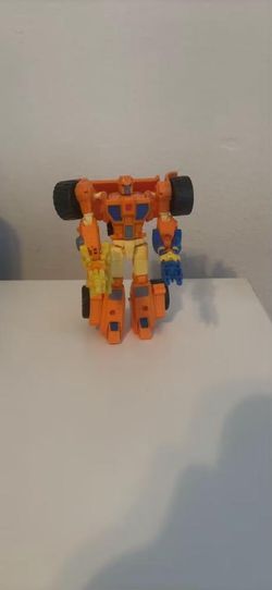 Transformers Generations Thrilling 30 Deluxe Autobot SCOOP Action Figure