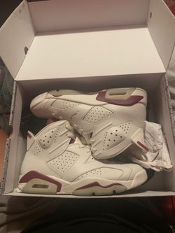 Worn once maroon 6s