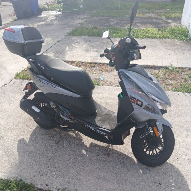 2025 INVICTAS Spektra 50cc - *FOR PARTS ONLY*