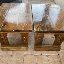 2 side end wood tables